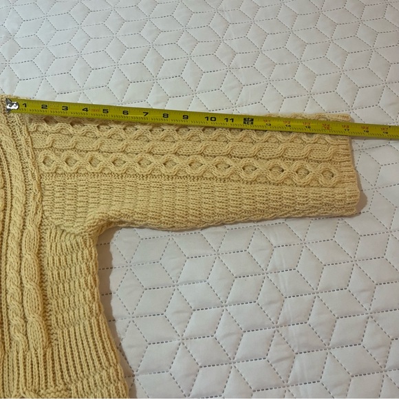 Kilronan Knitwear 100% Pure Merino Wool Cable Knit 3 Button Sweater Size Small - Picture 10 of 11